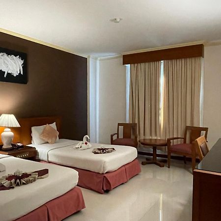 Songphanburi Hotel Супхан Бури Екстериор снимка