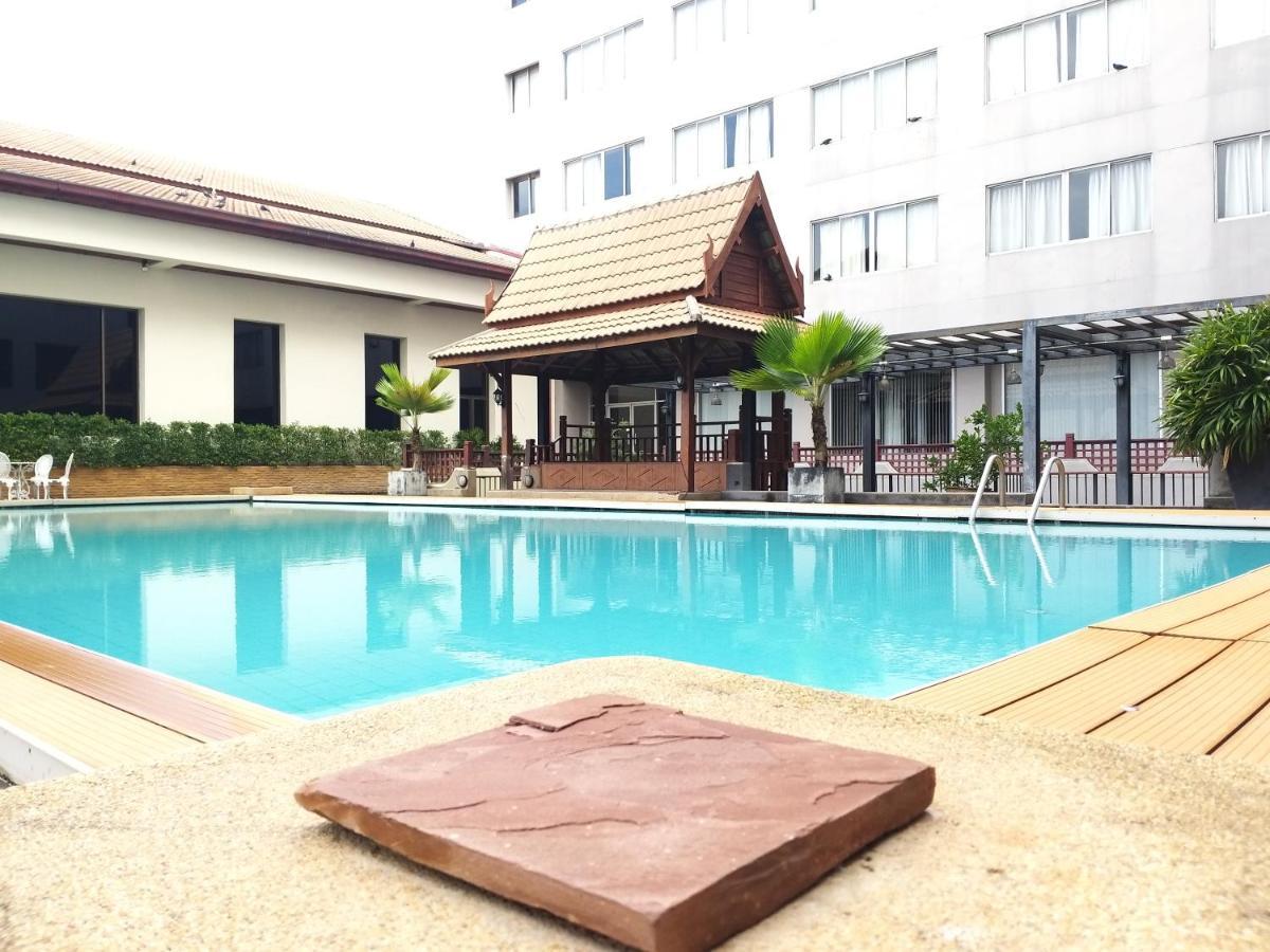 Songphanburi Hotel Супхан Бури Екстериор снимка