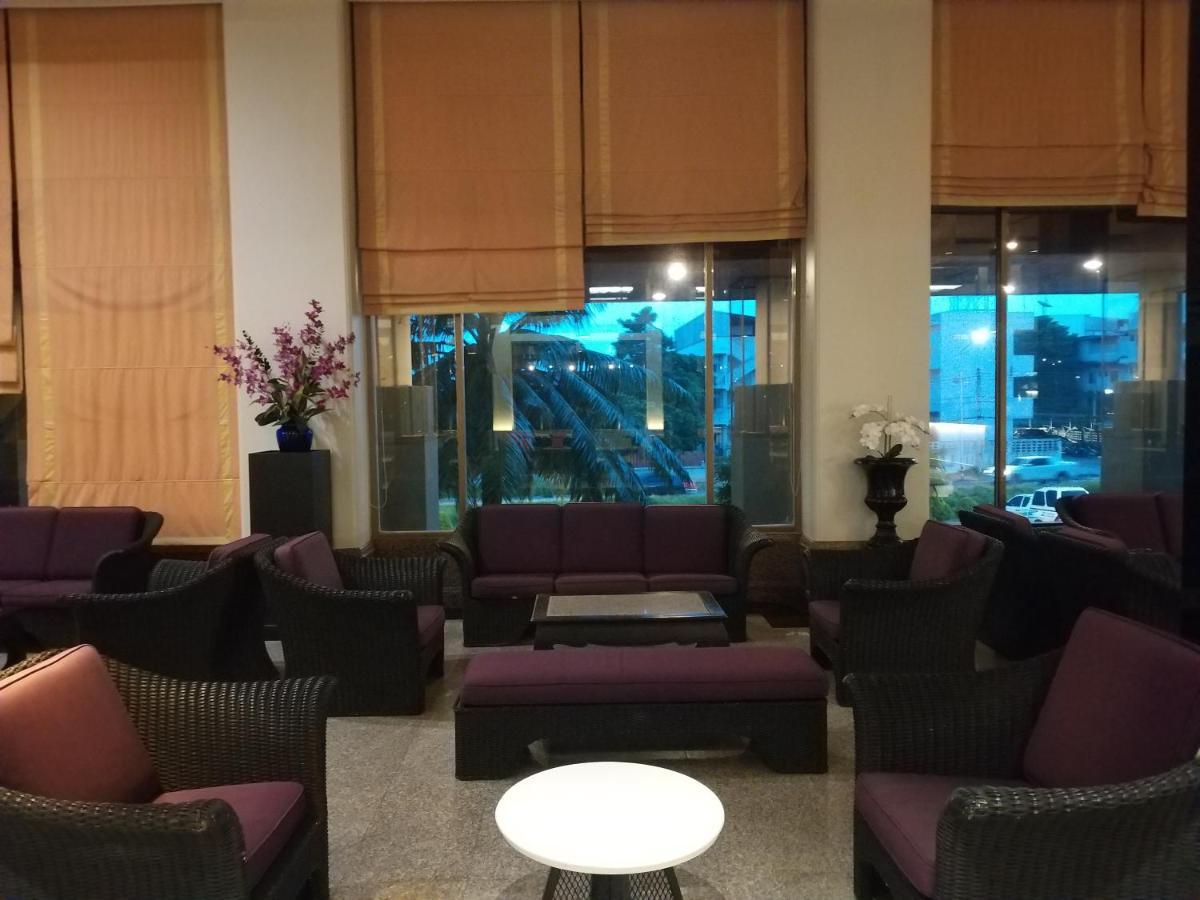 Songphanburi Hotel Супхан Бури Екстериор снимка