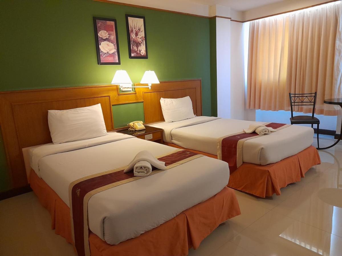 Songphanburi Hotel Супхан Бури Екстериор снимка