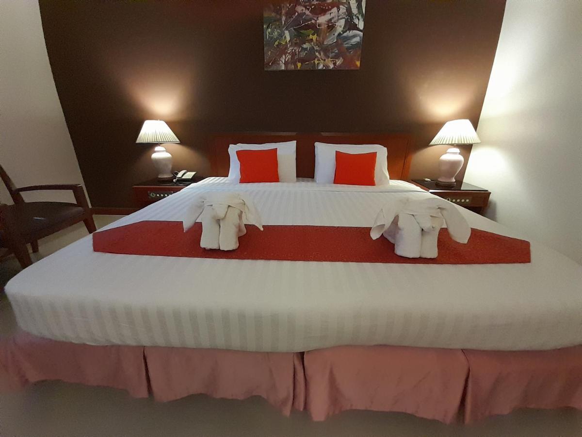 Songphanburi Hotel Супхан Бури Екстериор снимка